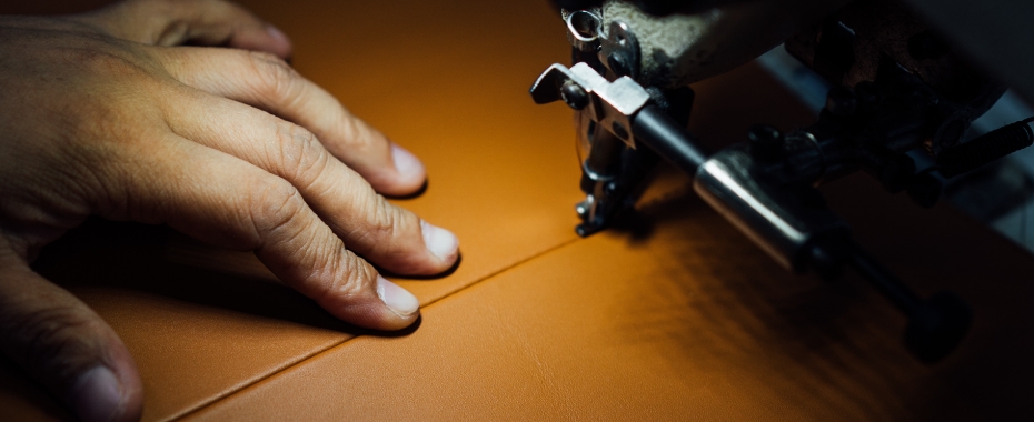 グローブのモノづくりをバッグへ継承