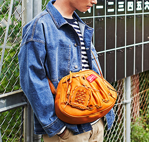 レザーショルダーバッグ