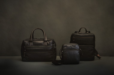 TRUNK 馬革レザーバッグ