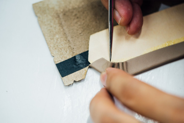 レザーバッグの製造