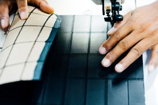 レザーバッグの製造