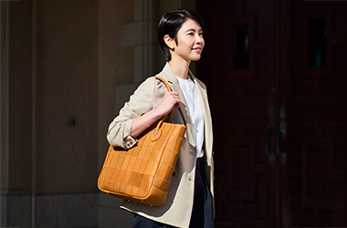 本革なのに軽い、グラブレザーの特性