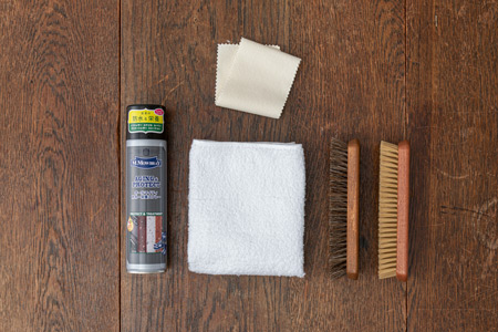 レザーケア スプレーでのお手入れ方法