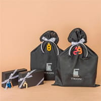 数字のレザーチャームラッピング