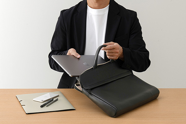 ビジネスバッグ 自分の最適なツールに合わせたサイズ展開