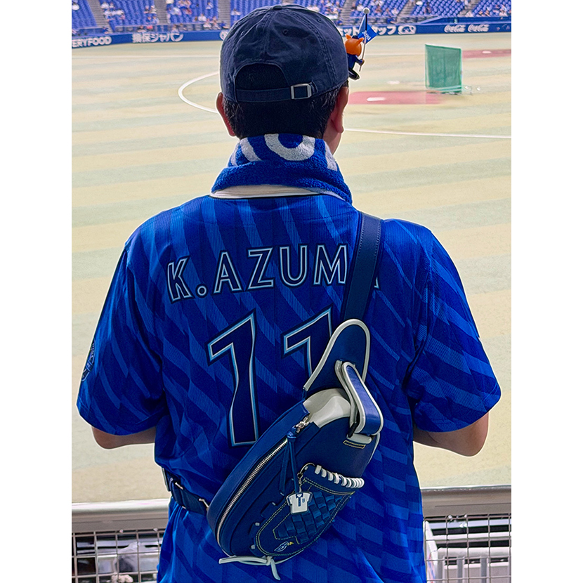 横浜DeNAベイスターズ グローブボディバッグ