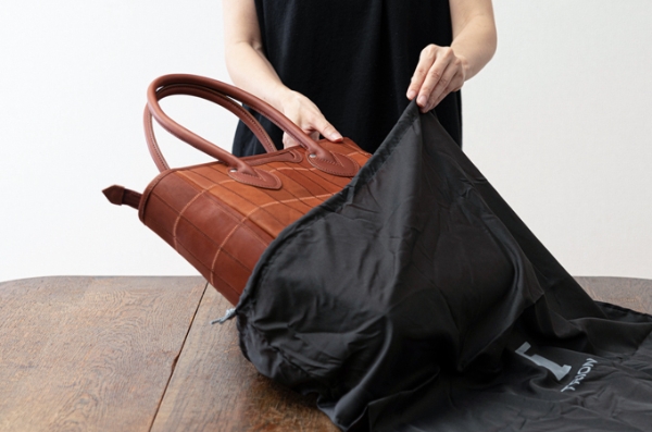 レザーバッグの保管方法 布袋に入れて保管