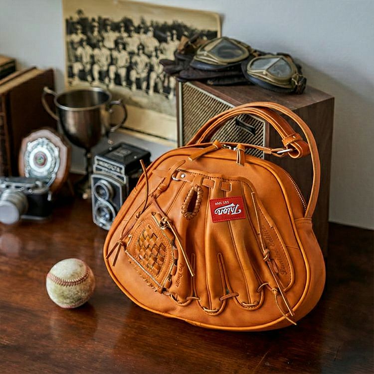 野球開幕キャンペーン】ミニグローブチャームをプレゼント！ – 革