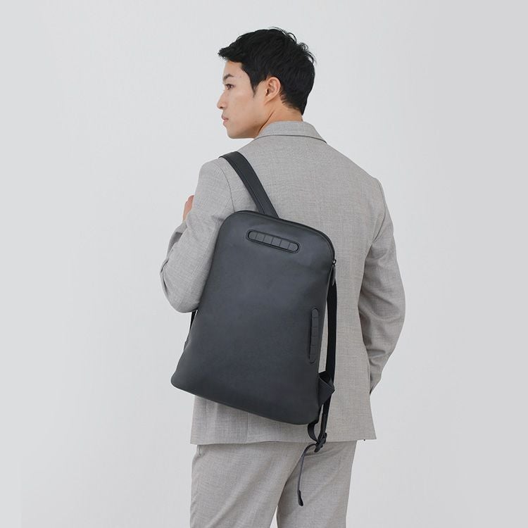 【美品】スリムバックパック　ブラックオリーブ LIB スリムバックパック｜SLIM BP｜革・レザーバッグのTOMOE(トモエ)公式サイト