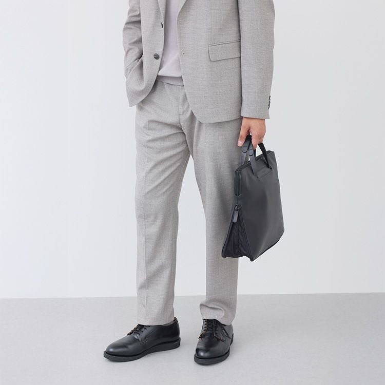 02yvm　黒　38サイズ SEMI-GLOSS LEATHER CHOPPED SQUARE MINI HAND BAG(FREE SIZE Black