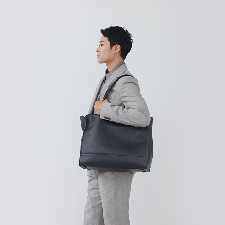 TOMOE ブラックレザー2wayトートバッグ 楽天市場】TOMOE トモエ 2WAYトートバッグ レザー 本革 ブラック シボ