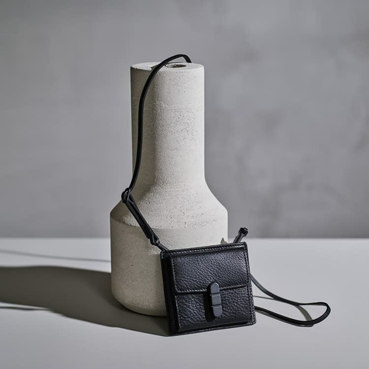 【新品・未使用】TOMOE トモエ ネックウォレット UTILITYケース ネックウォレット｜UTILITY_CDC｜革・レザーバッグのTOMOE(トモエ)公式