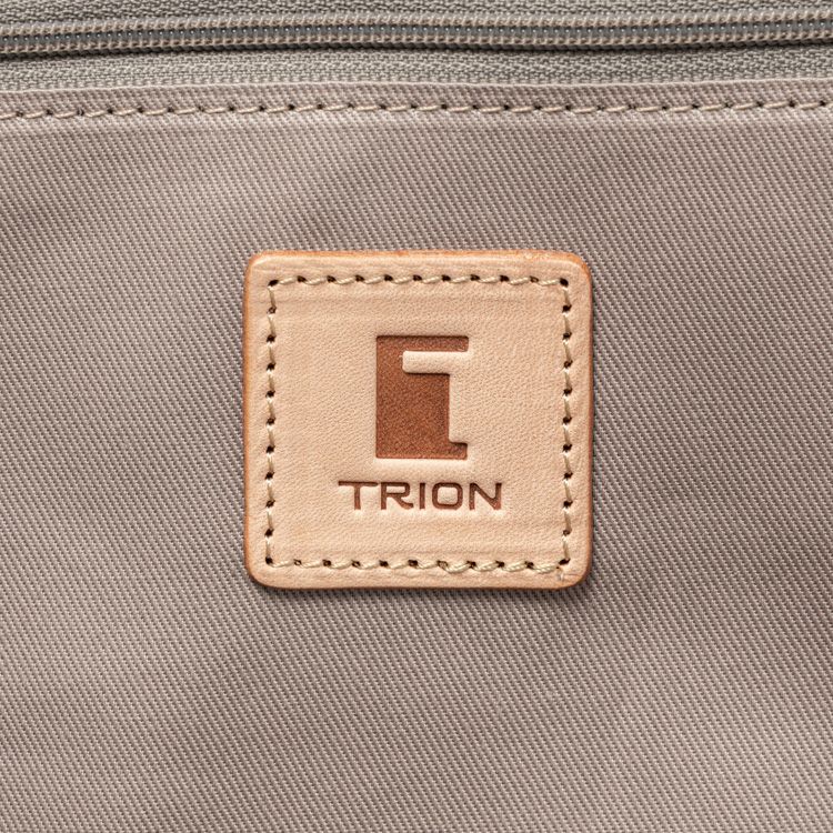 スクエアバックパックA4｜AL229｜革・レザーバッグのTRION(トライオン