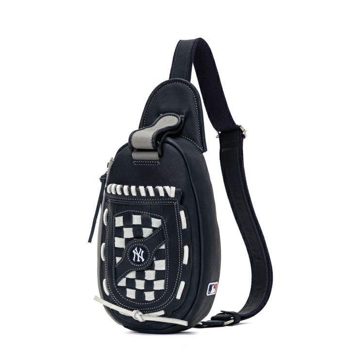 03 ビンテージ　TALONzip アメリカ軍 リメイクボディバッグ ミリタリーパンツからボディバッグにリメイクする方法 | リンデリン